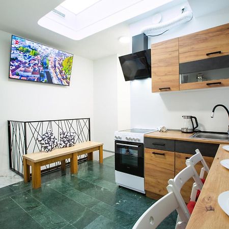 Aisha Hostel リュブリャナ エクステリア 写真
